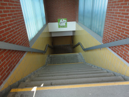 Treppen zur Unterführung am Bahnhof Cham